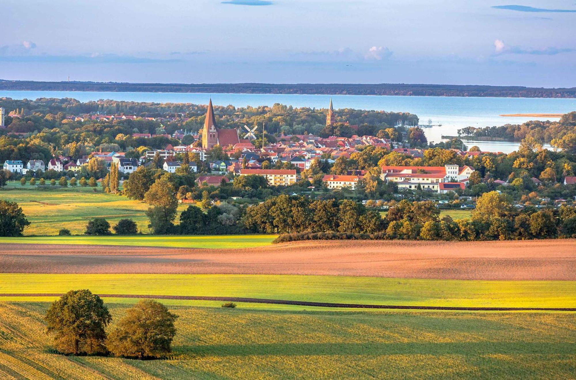 Kranichrast Am Roebeler Stadthafen Röbel Exterior foto